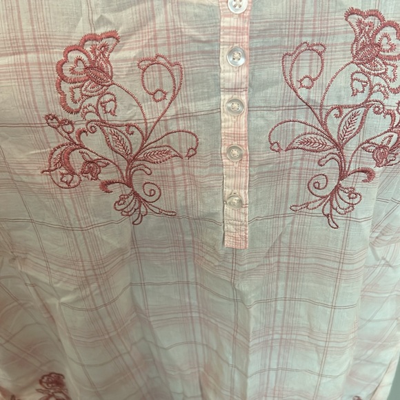 New with Tags! Legacy Falls Women’s Sheer Embroidered Sleeveless Top - Picture 4 of 11